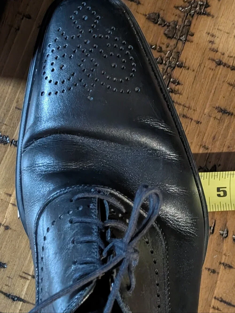 Magnanni 9.5 Black Henio Perforated Oxford
